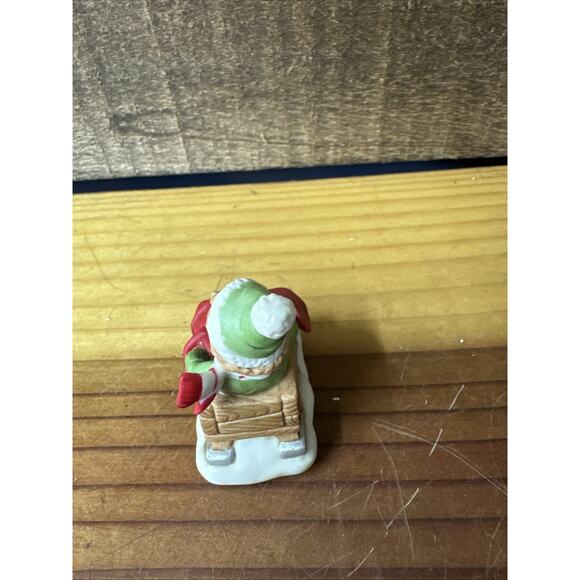 Lefton Colonial Village Kimberly Johnson on Sled #00658 - Picture 4 of 5